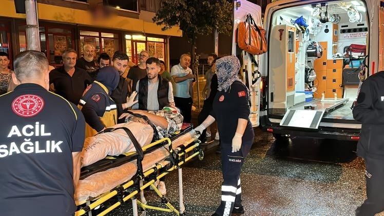 Düzce'de kayganlaşan yolda iki otomobil çarpıştı