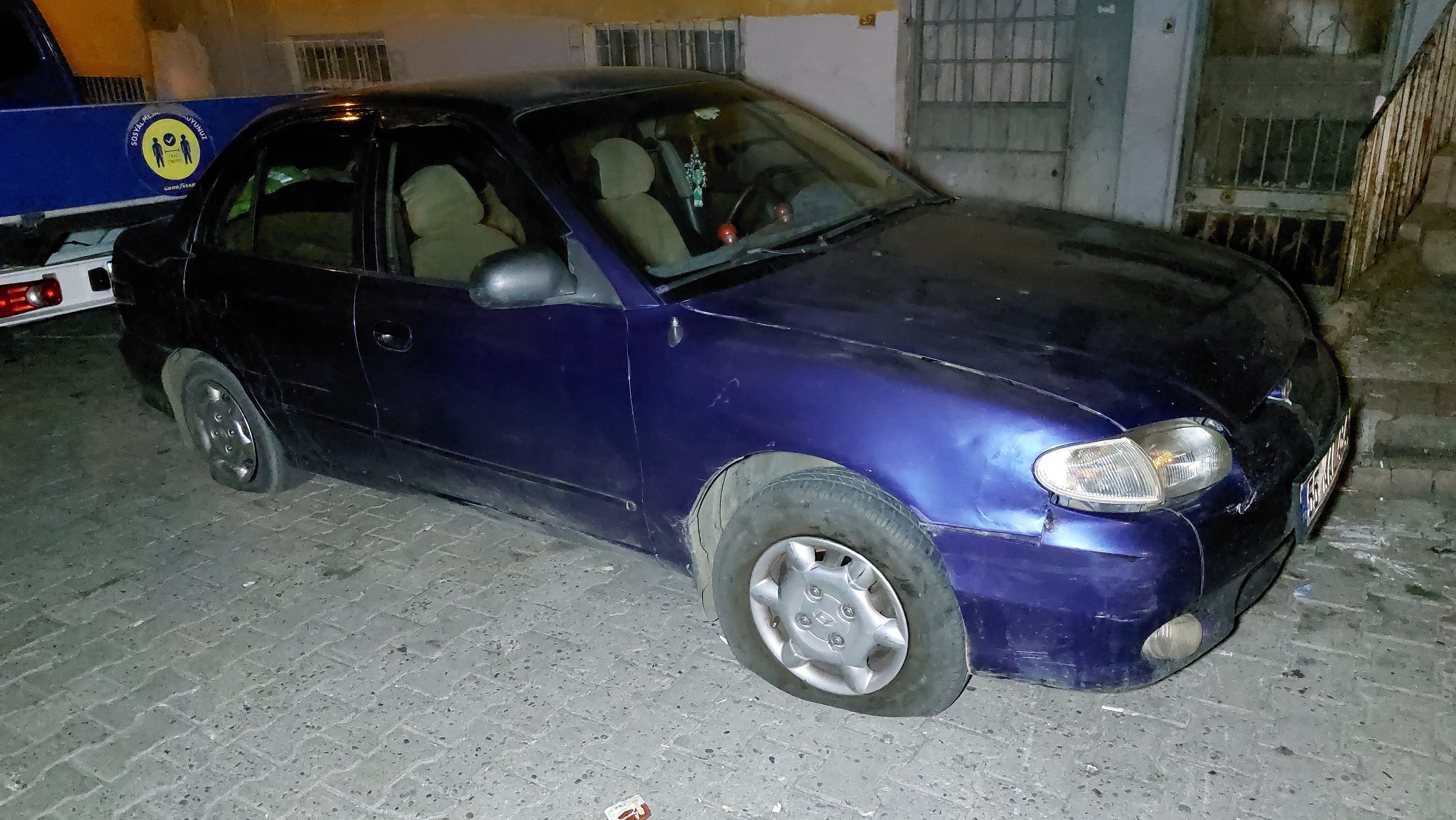 Samsun'da sokak kedilerini kovduğu için bıçaklı saldırıya uğradı