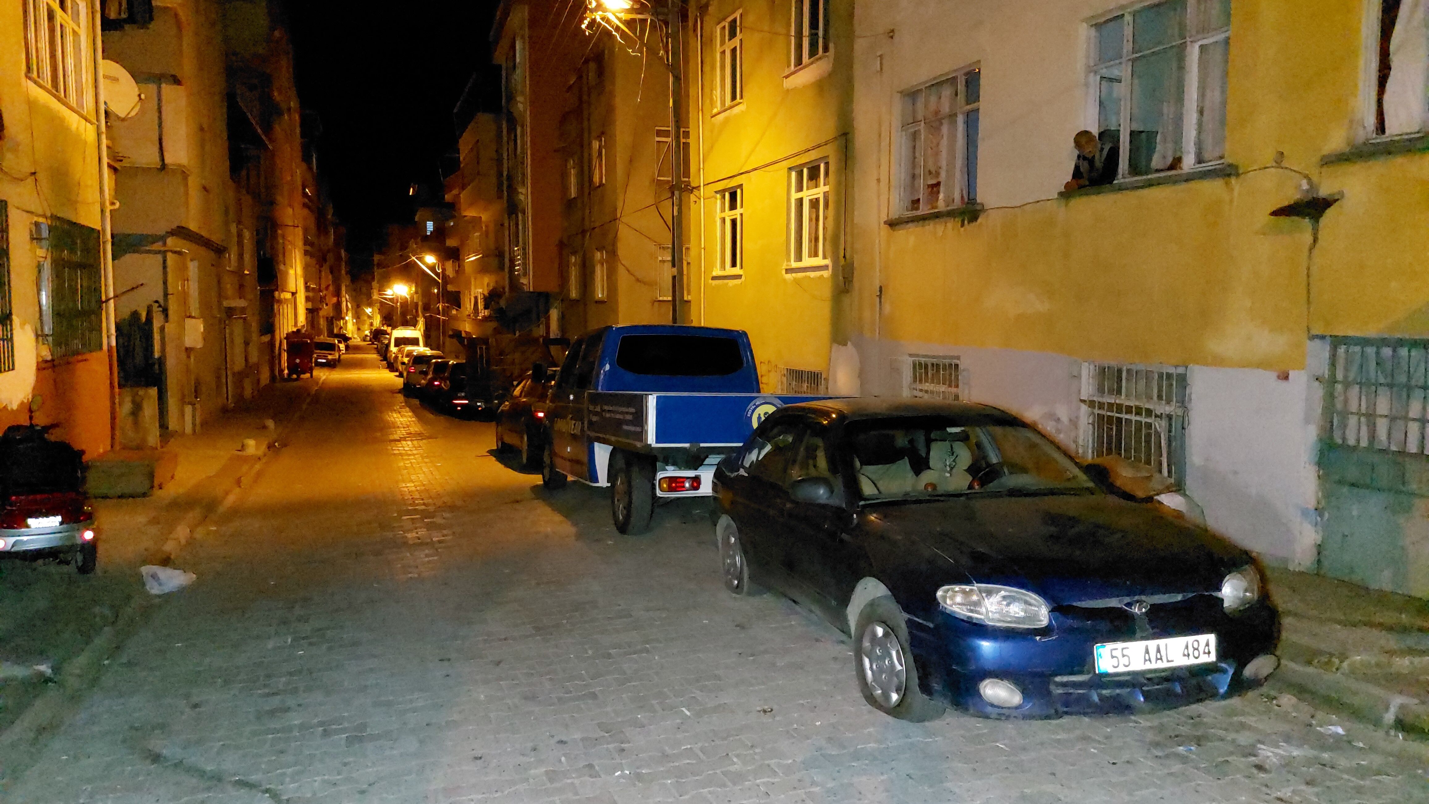 Samsun'da sokak kedilerini kovduğu için bıçaklı saldırıya uğradı