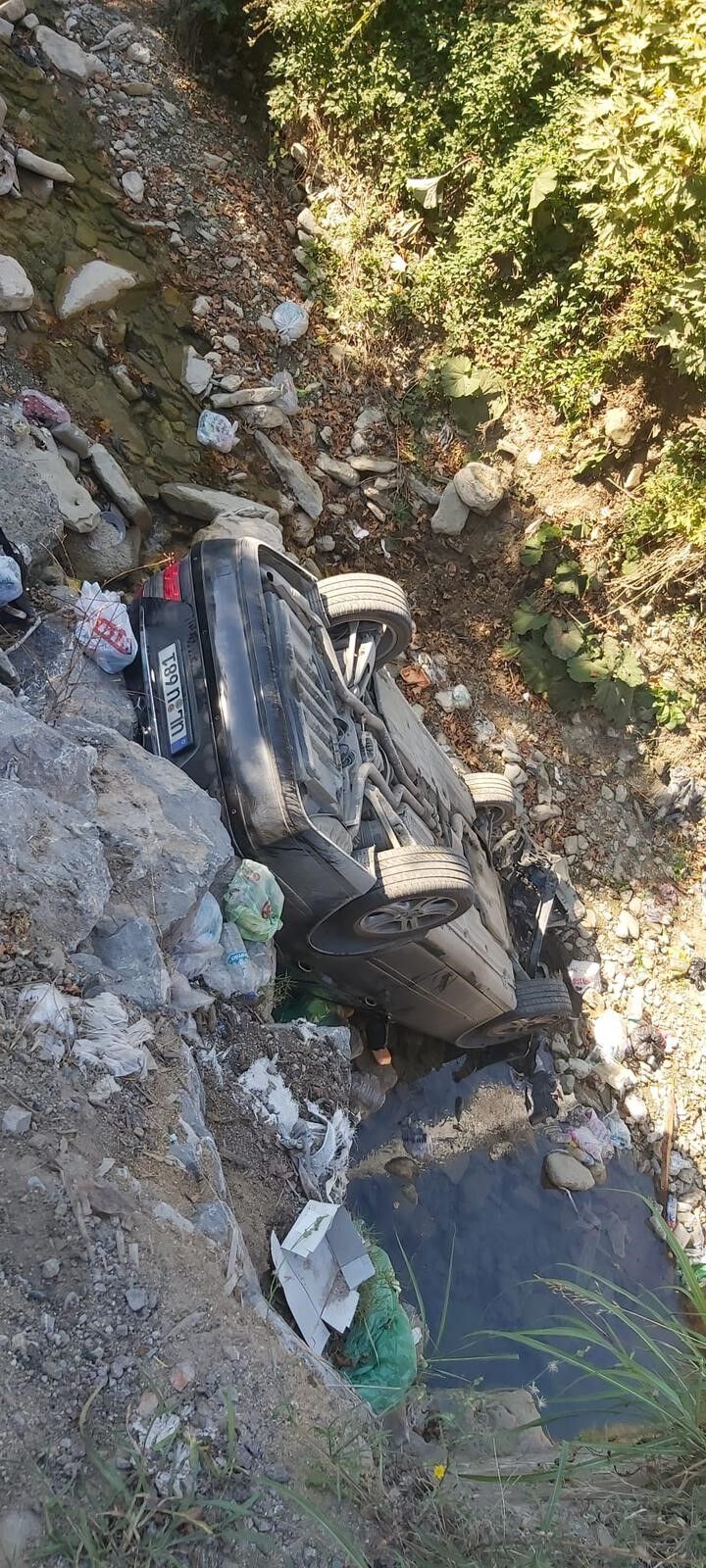 Sinop'ta otomobil dereye uçtu: 1’i bebek 4 yaralı