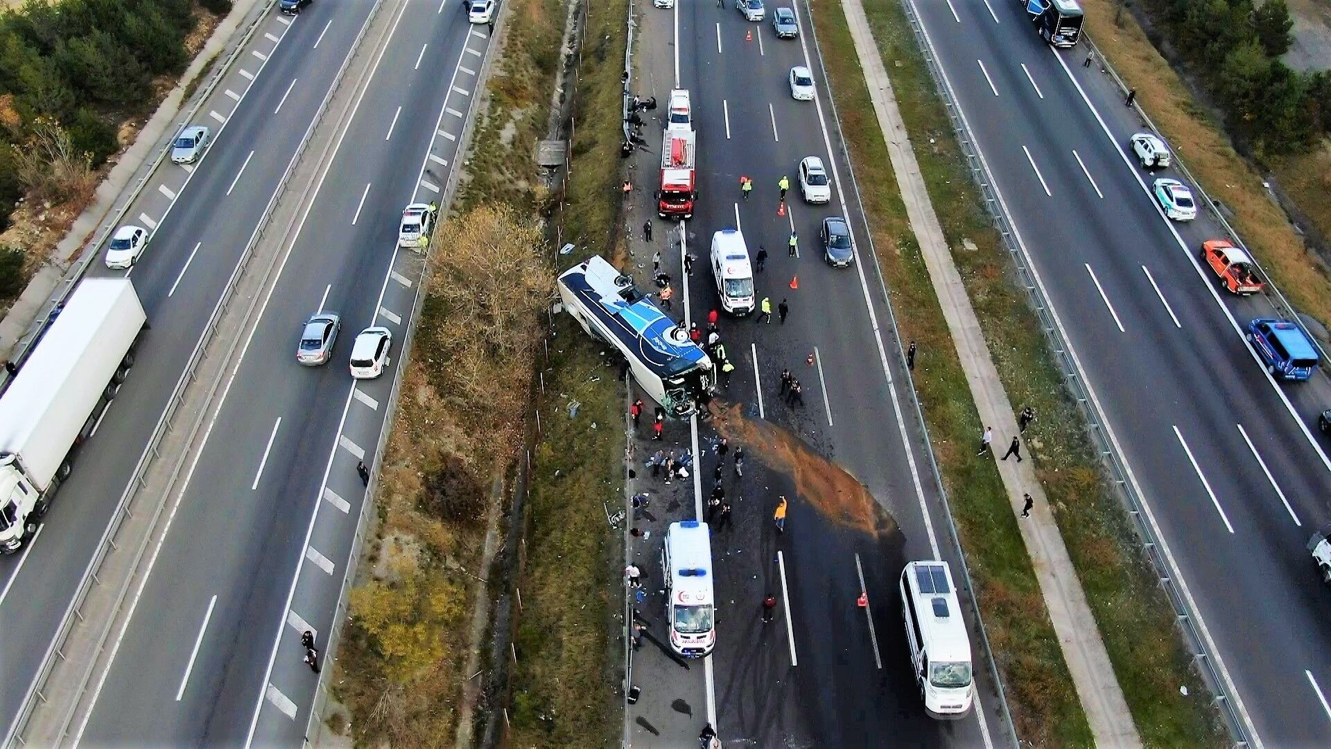 3 kişinin öldüğü 27 kişinin yaralandığı feci otobüs kazasında karar çıktı.