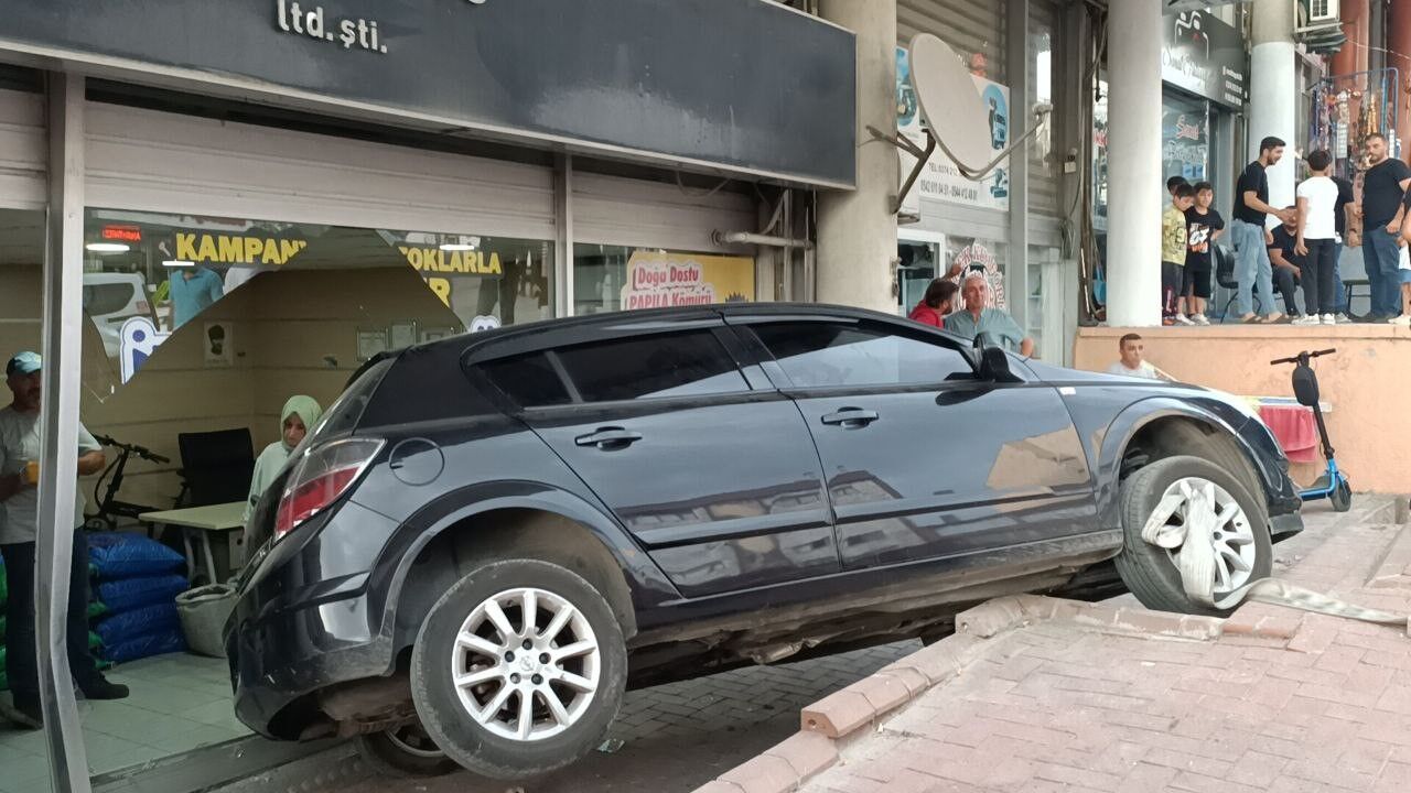 El freni çekilmeyen otomobil