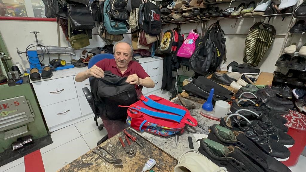  Samsun'da ayakkabıcılarda okul çantası ve valiz yoğunluğu