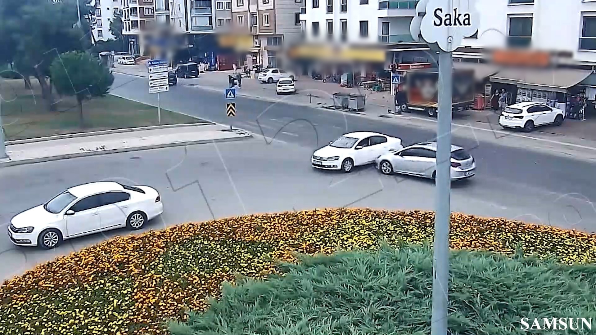  Samsun’da kırmızı ışık ihlali kazaya neden oldu; Kamyon sürücüsü kaçtı