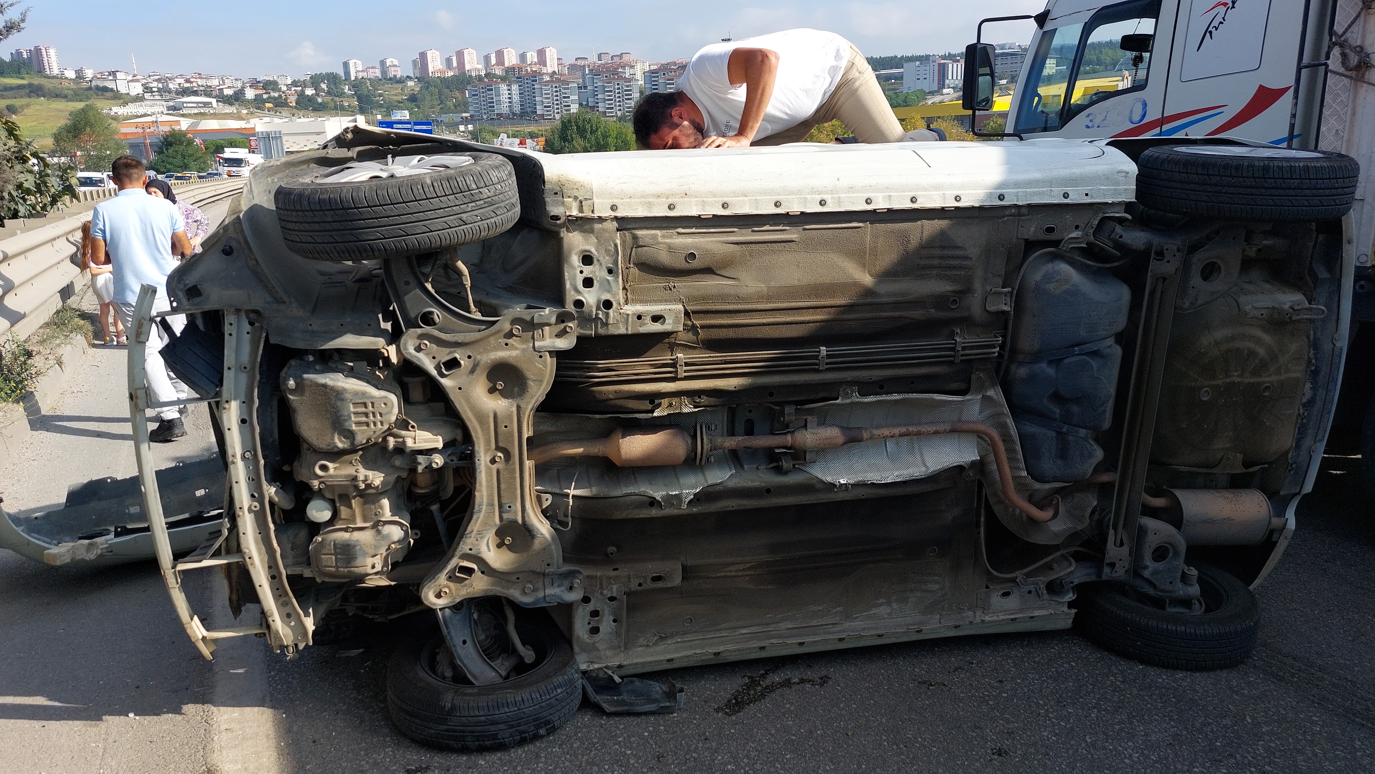 Samsun'da otomobil devrildi
