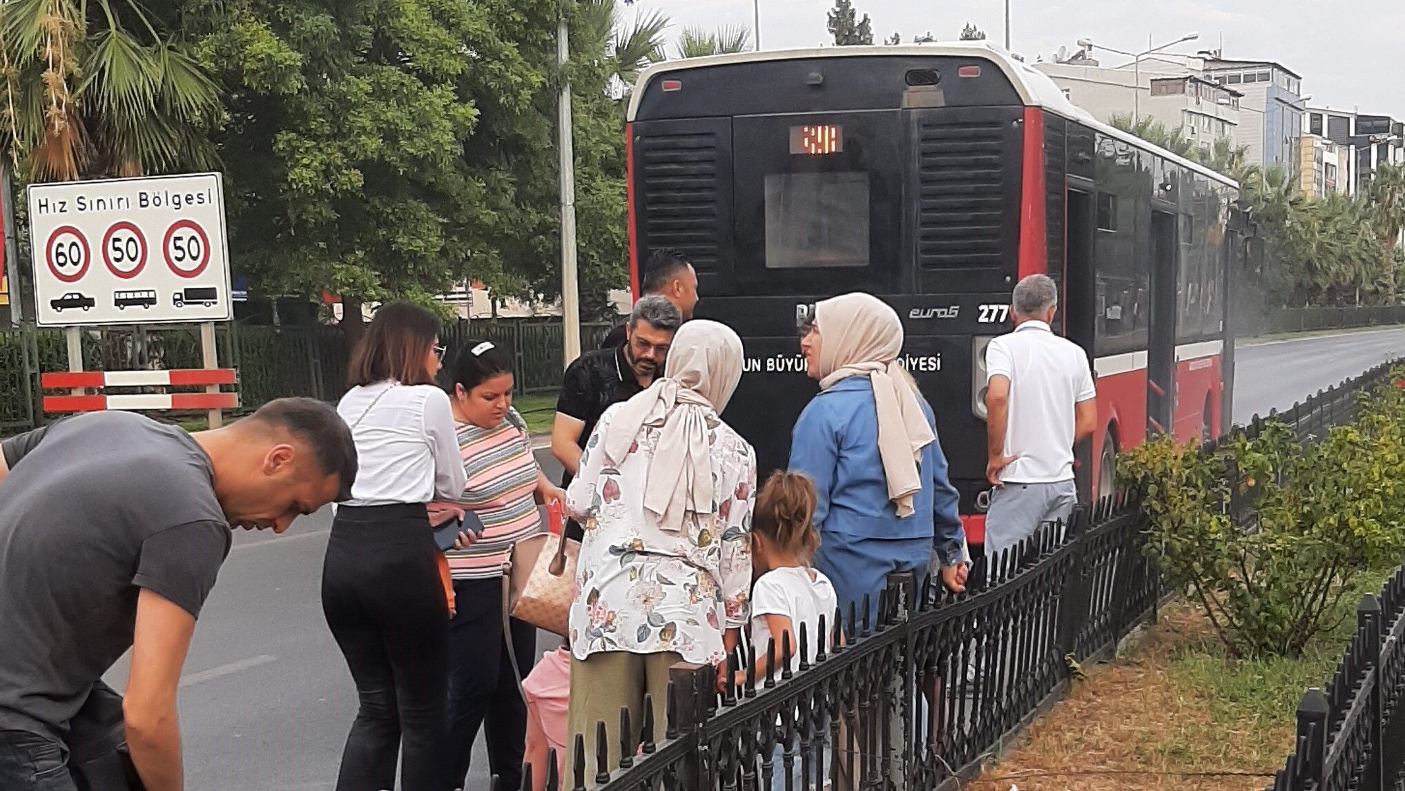 Samsun’da seyir halindeki otobüste  ilginç olay;  Yangın tüpü patladı