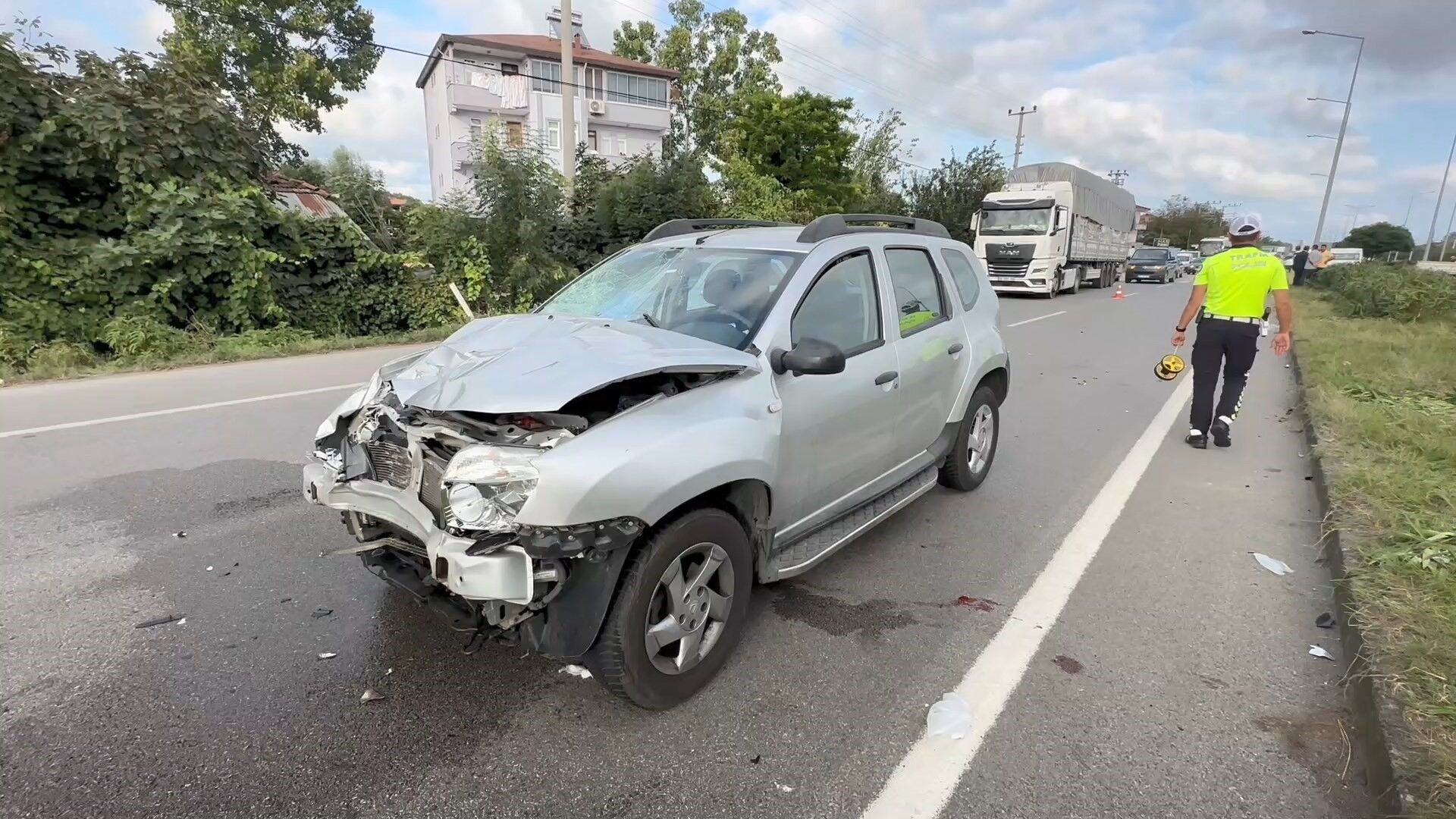 Samsun'da kaza; SUV tipi otomobil motosiklete çarptı