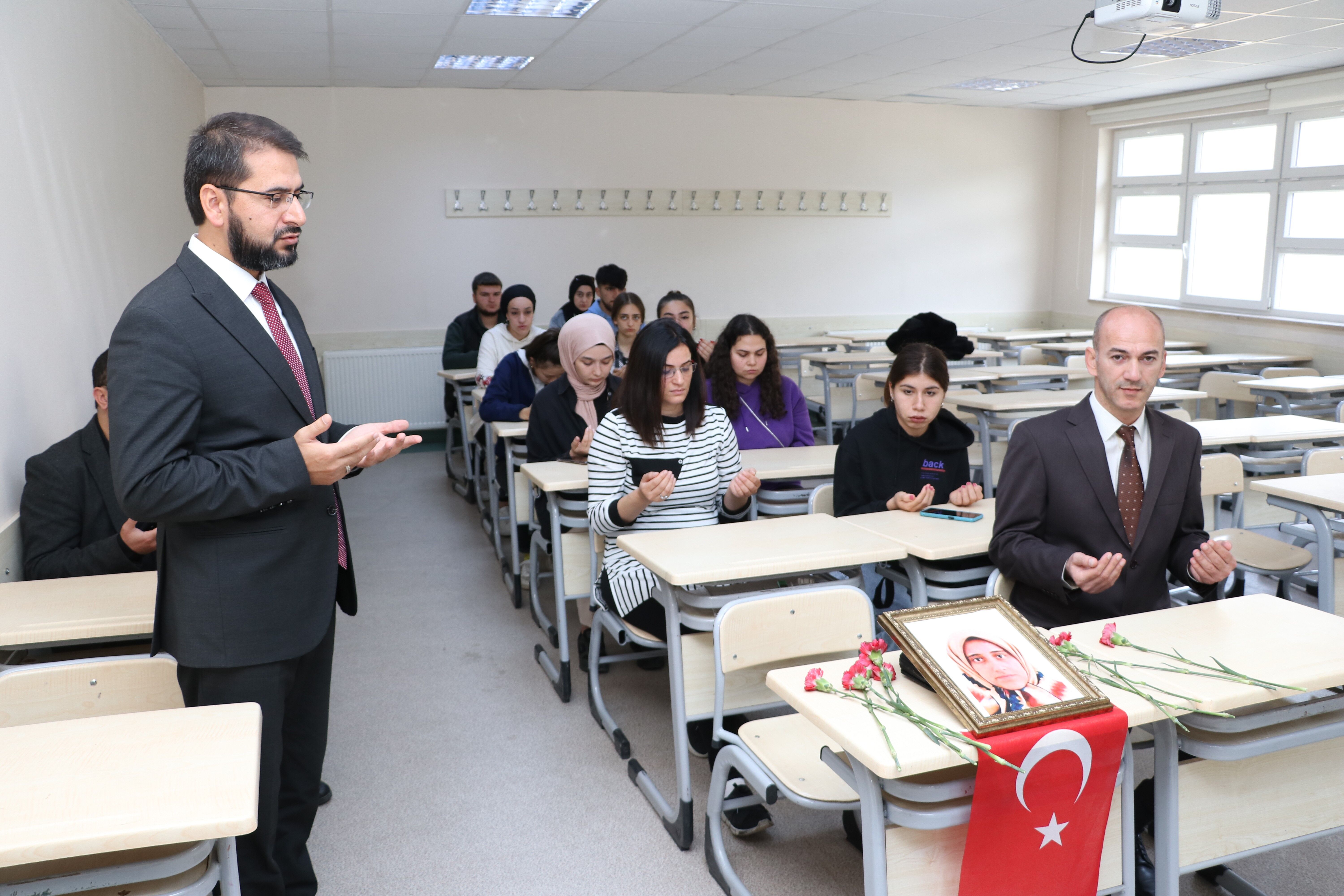 Semanur Tahtakılıç, gidemediği okulunda dualarla anıldı