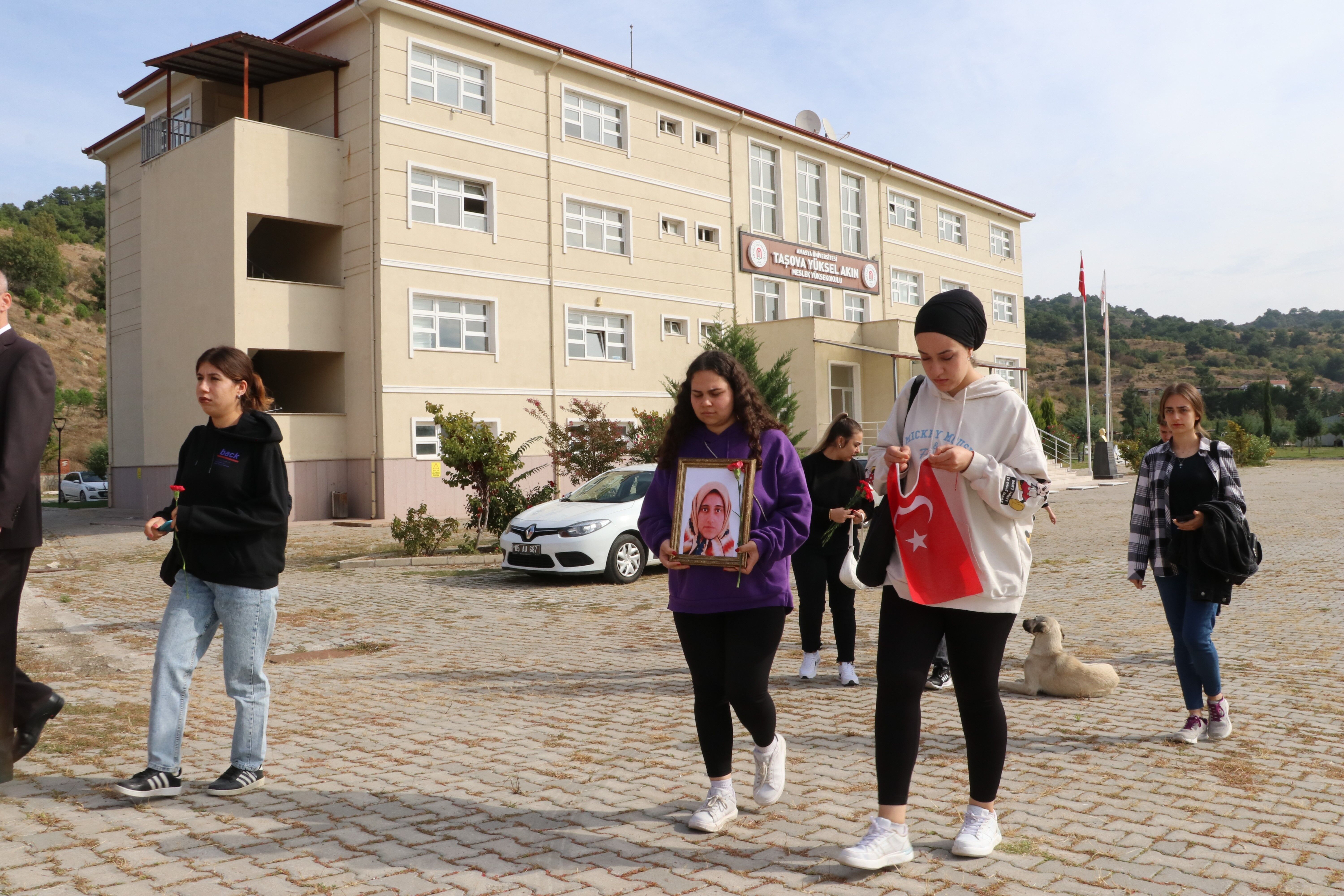 Semanur Tahtakılıç, gidemediği okulunda dualarla anıldı