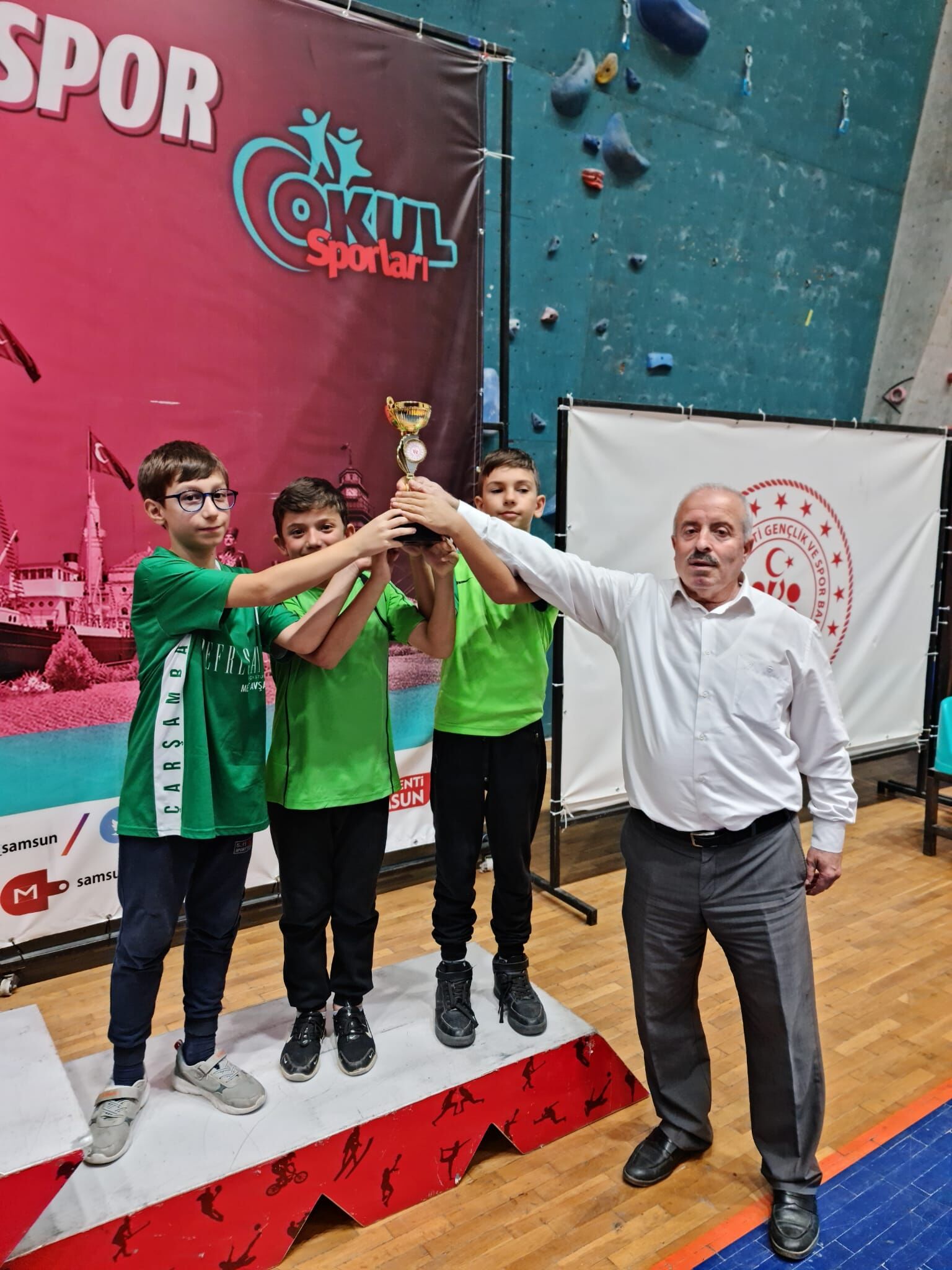 Küçükler Takım ve Gençler Masa Tenisi İl Birinciliği son erdi