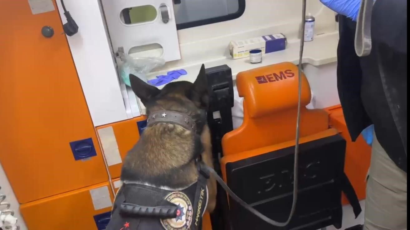 Ambulansla uyuşturucu sevkiyatına nefes kesen operasyon