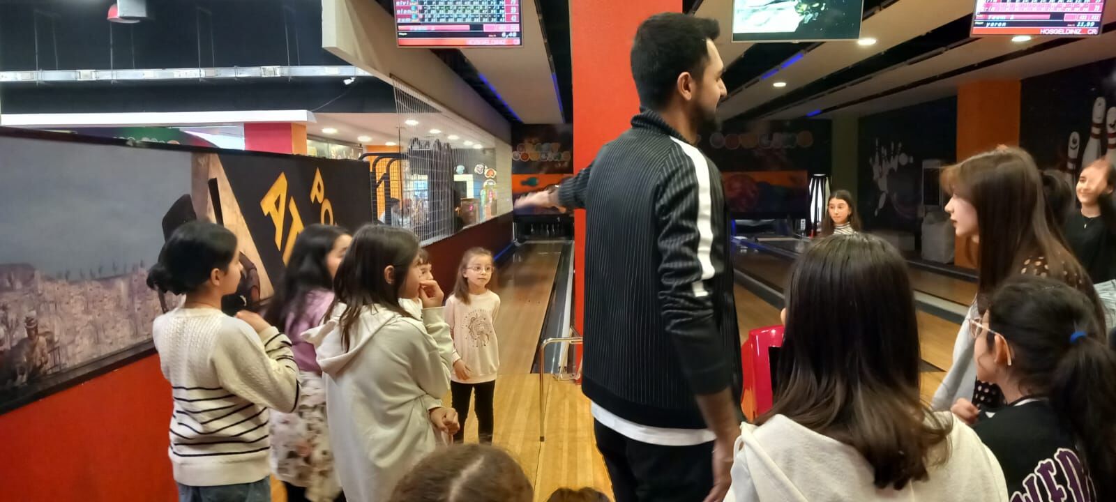 Bafra Akademi Voleybol Kulübünden sporcularına moral etkinliği