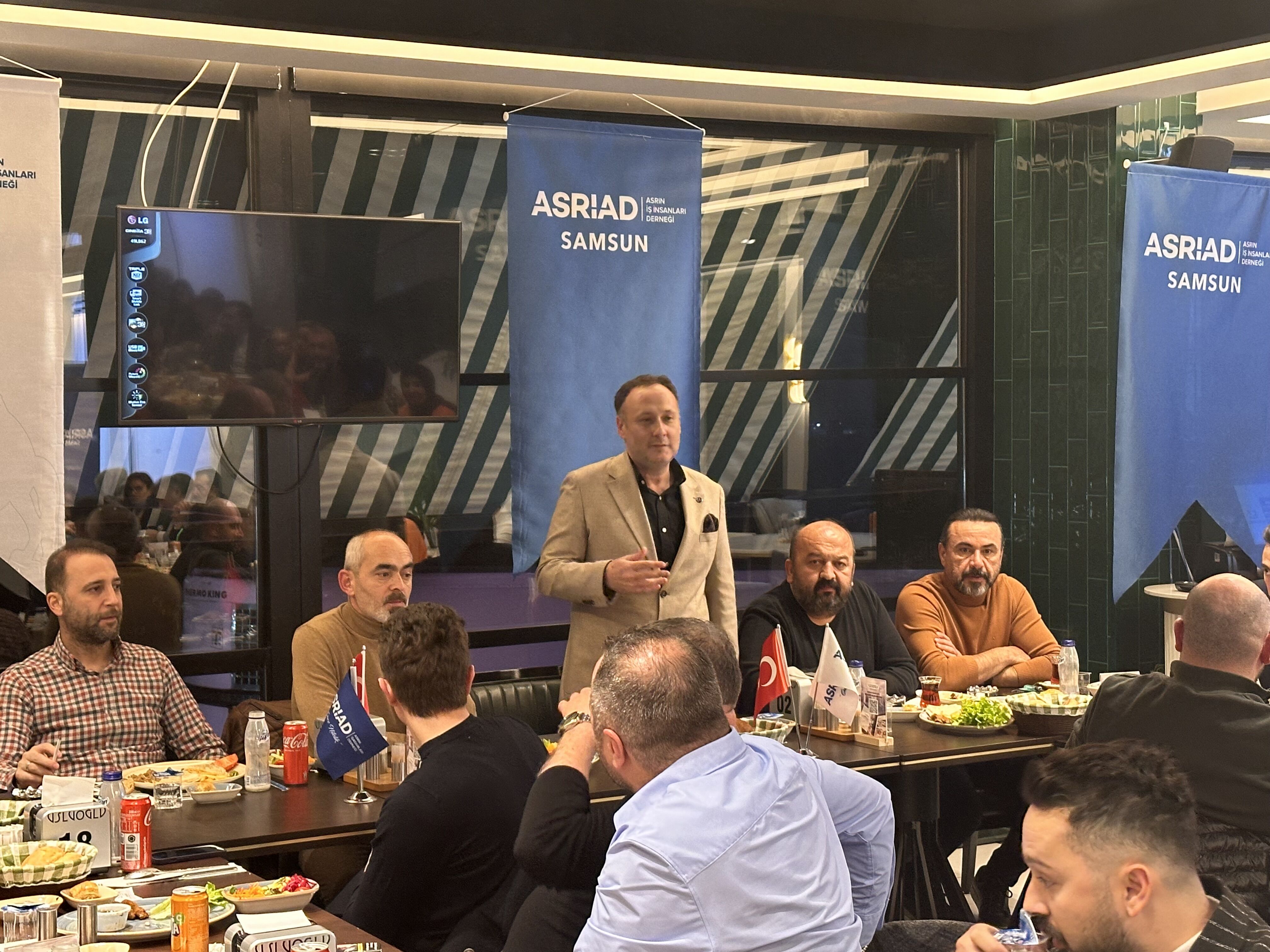 Asriad Ailesi İş Yemeğinde Buluştu