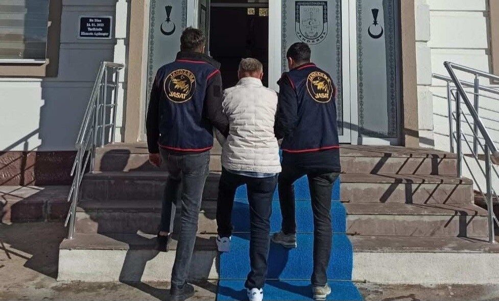 125 Yil Hapis Cezasi Ile Aranan Sahis Oandarmaya Yakalandi 20240105 A W113717