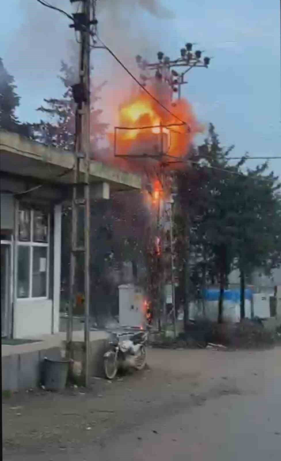 Elektrik Trafosunda Korkutan Patlama 20240120 A W123968