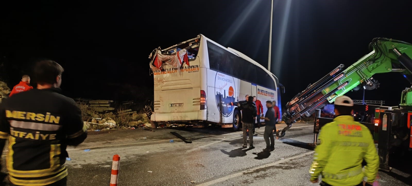 Mersin’de Katliam Gibi Kaza Yolcu Otobüsü Devrildi, 9 Ölü, 28 Yaralı (4)