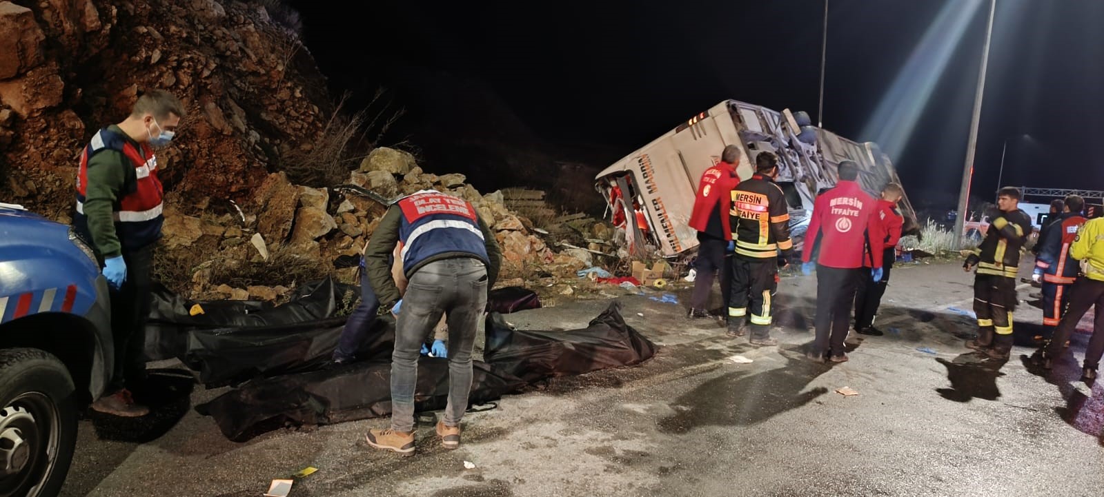 Mersin’de Katliam Gibi Kaza Yolcu Otobüsü Devrildi, 9 Ölü, 28 Yaralı (5)