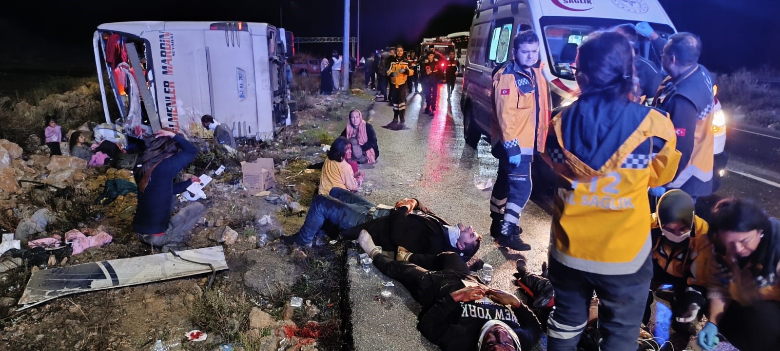 Mersin’de Katliam Gibi Kaza Yolcu Otobüsü Devrildi, 9 Ölü, 28 Yaralı (6)