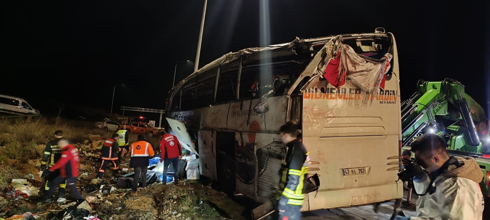 Mersin’de Katliam Gibi Kaza Yolcu Otobüsü Devrildi, 9 Ölü, 28 Yaralı (7)