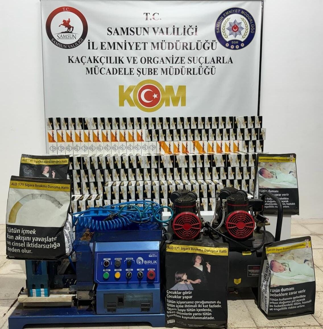 Samsun'da Evinde Makineyle Kaçak Sigara Sararken Yakalandı2