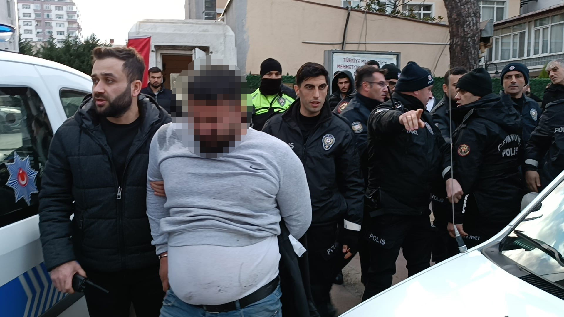 Samsun'da Gergin Anlar 1 Yaralı, 6 Gözaltı (3)