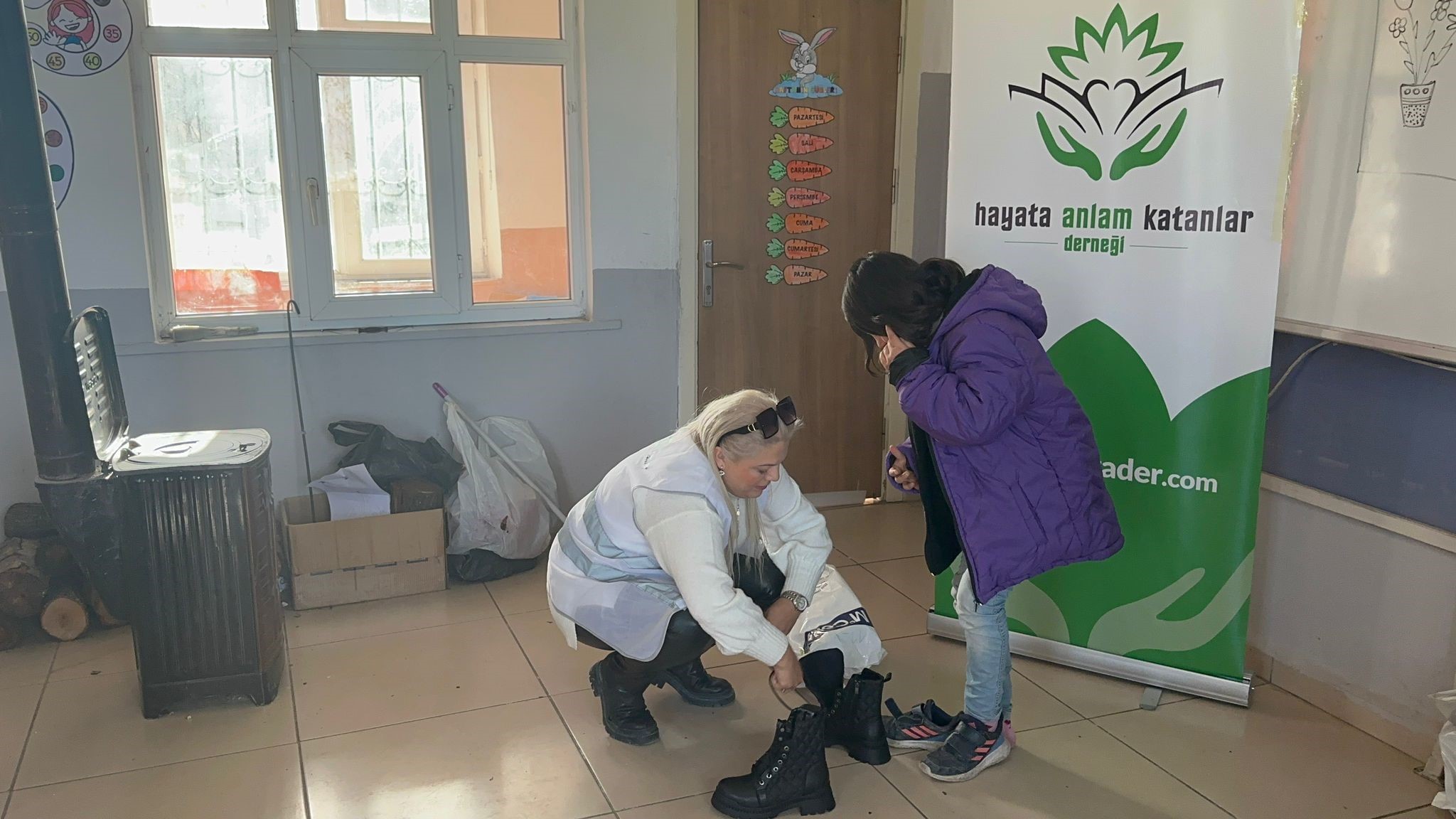 Samsun'da Kırsal Mahalle Öğrencilerine Giysi Yardım1