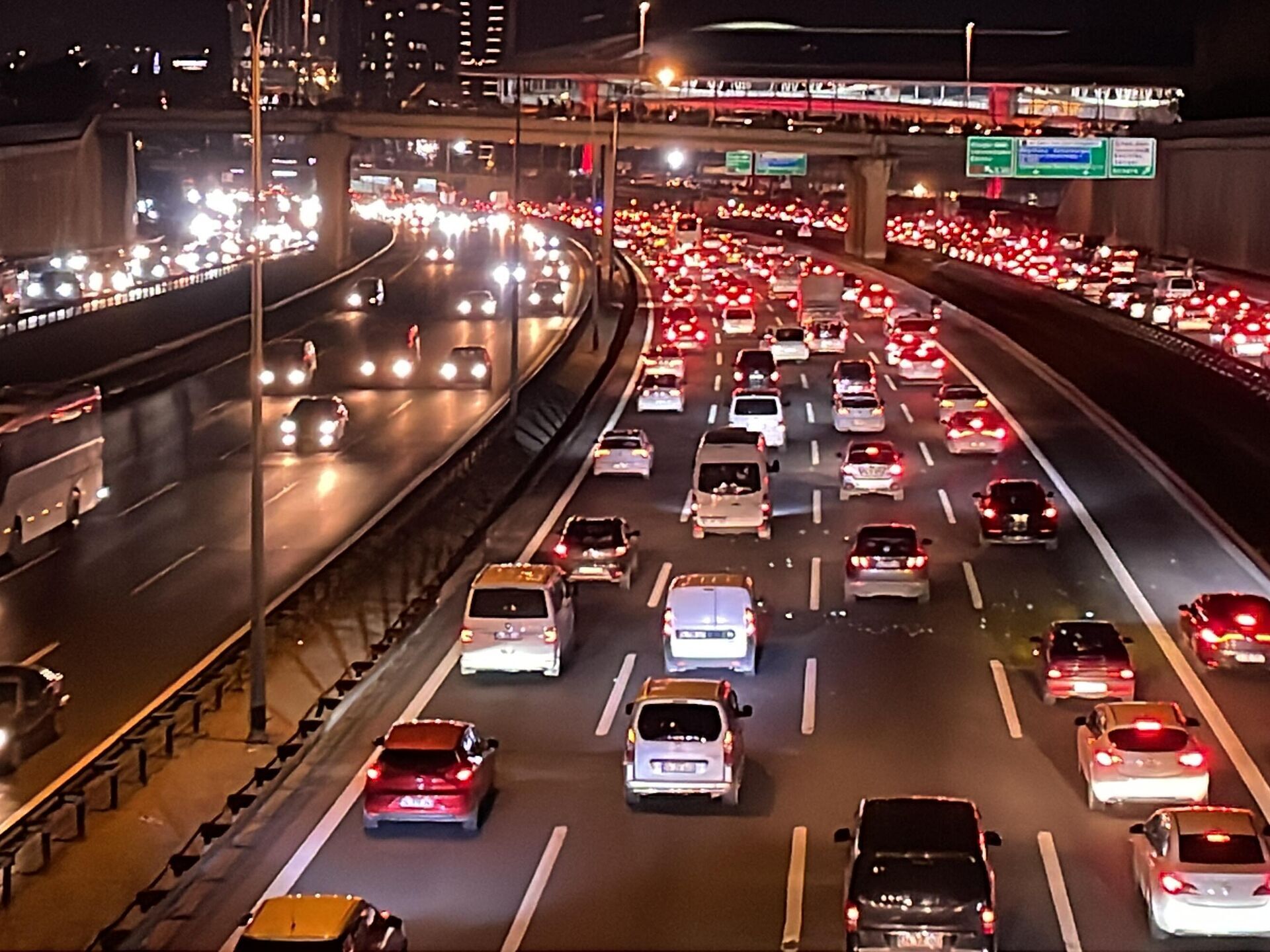 Arabalar Trafik