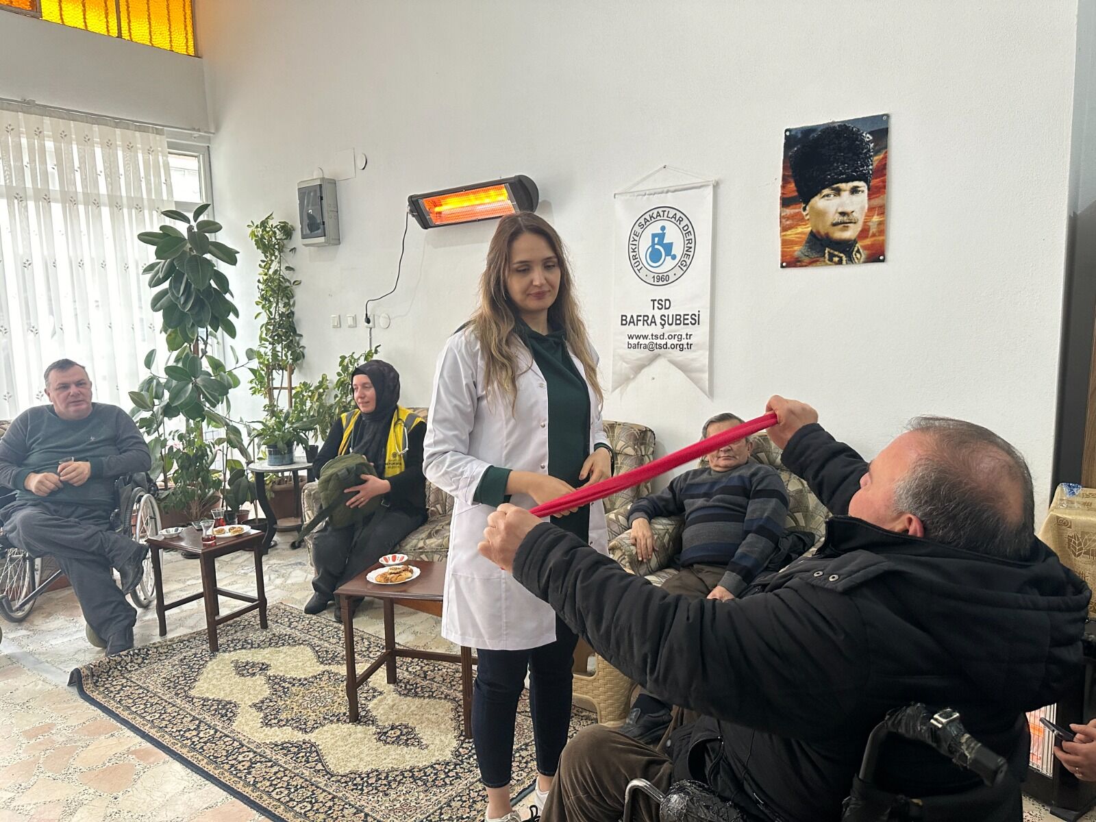 Bafra'da Engelli Bireylerin Kan Şekeri Ve Tansiyon Ölçümü Yapıldı (2)
