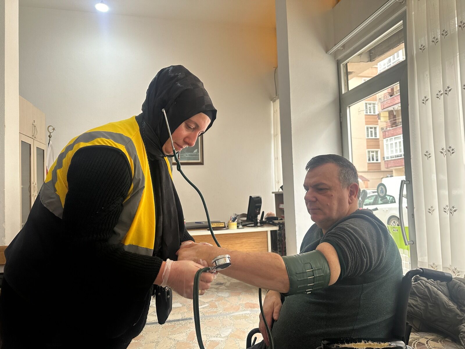 Bafra'da Engelli Bireylerin Kan Şekeri Ve Tansiyon Ölçümü Yapıldı (4)