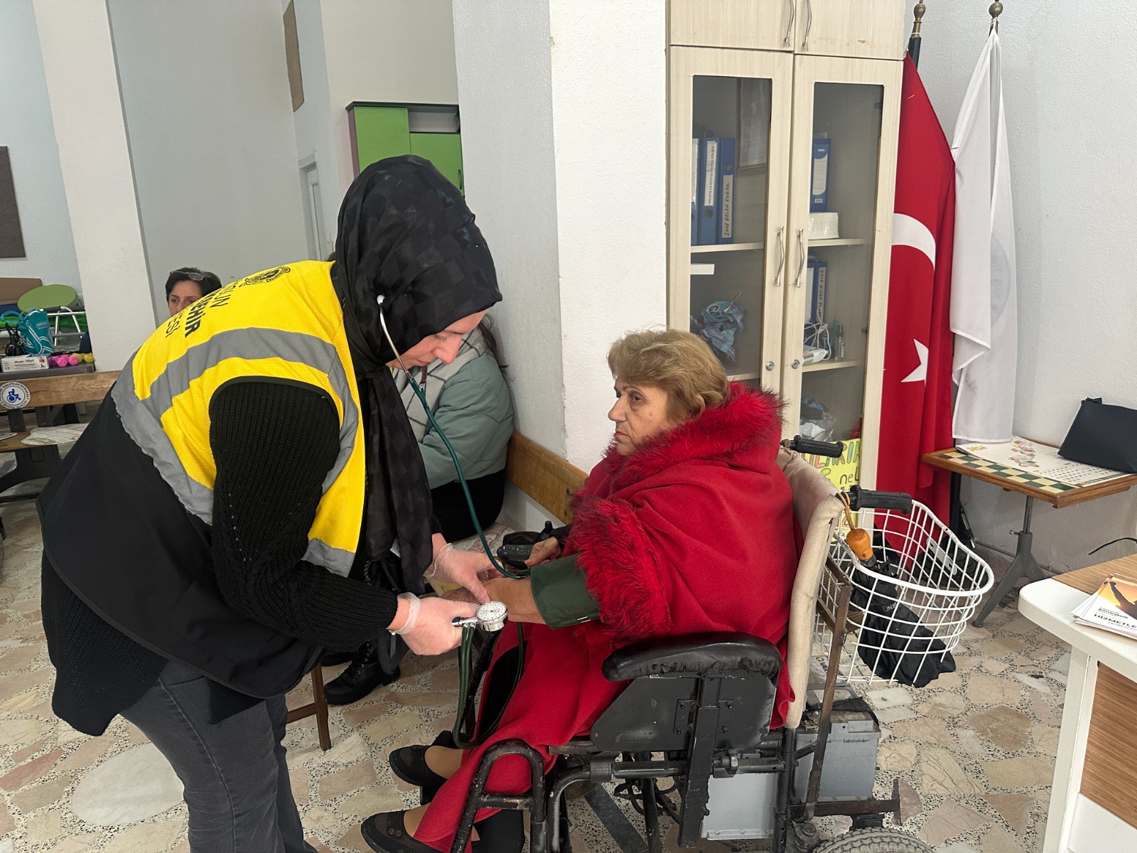 Bafra'da Engelli Bireylerin Kan Şekeri Ve Tansiyon Ölçümü Yapıldı (5)