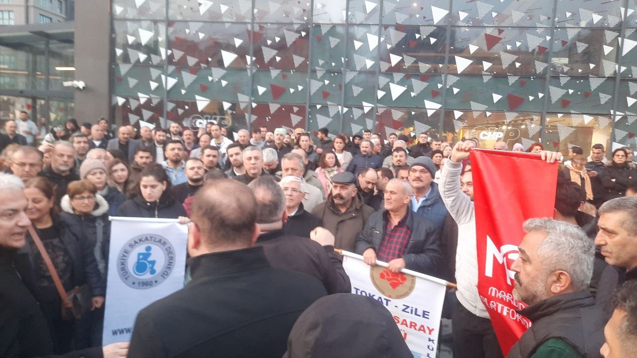 Chp'lilerden İstanbul İl Başkanlığı Önünde Protesto (2)