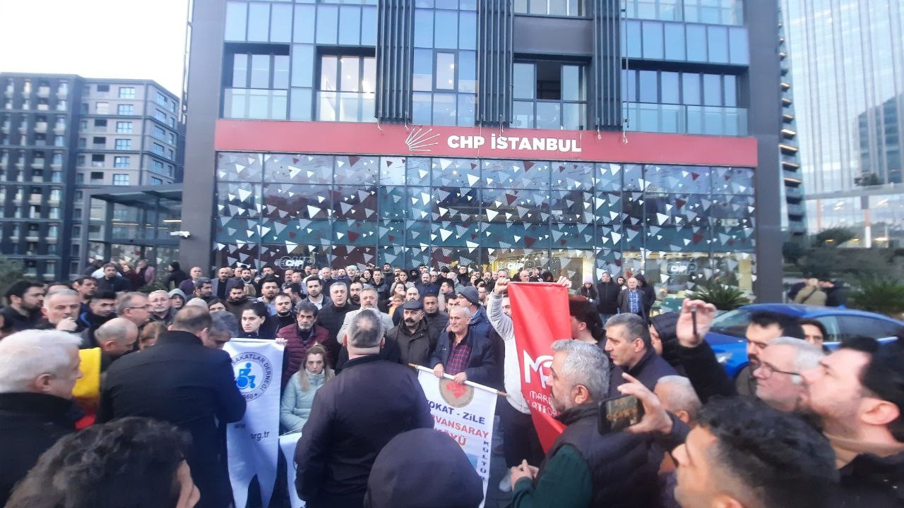 Chp'lilerden İstanbul İl Başkanlığı Önünde Protesto (3)
