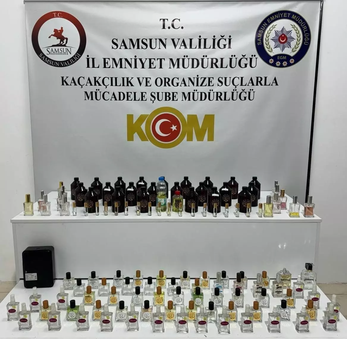 Samsunda Gumruk Kacagi Parfum Ele Gecirildi 20240224 A W148806