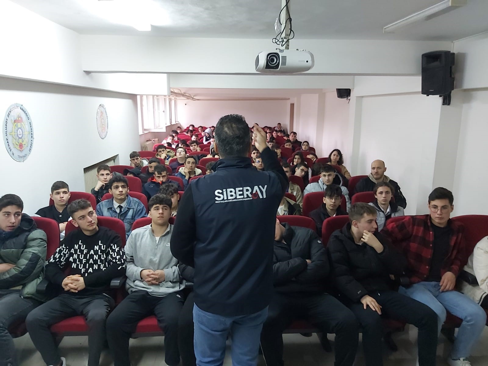 Samsun’da Lise Öğrencileri ‘Dijital Tehlikelere’ Karşı Bilgilendirdi1