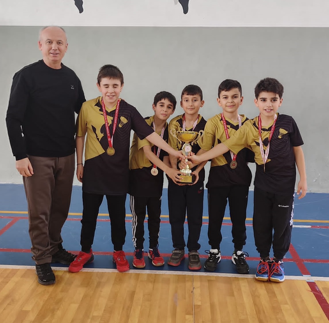 Bafra Atatürk Ortaokulu; Badminton'da Birinci Oldu (2)