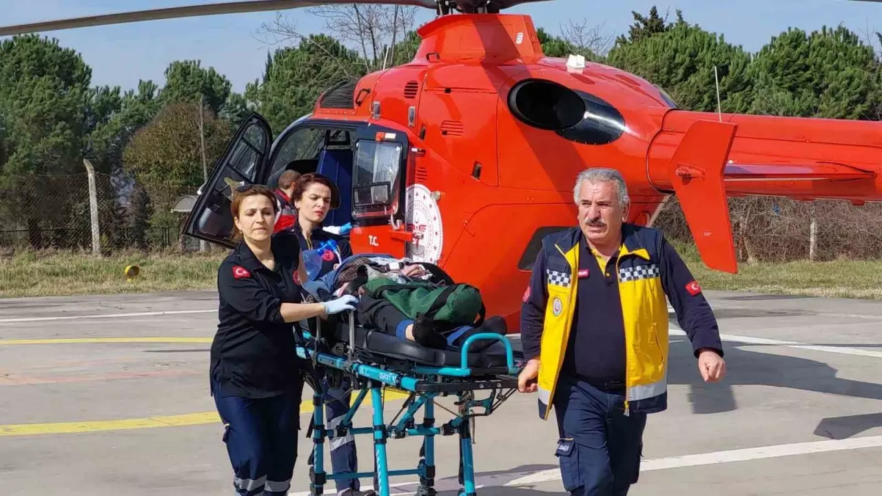 Beyin Kanamasi Geciren Yasli Adamin Yardimina Ambulans Helikopter Yetisti 20240305 A W155706