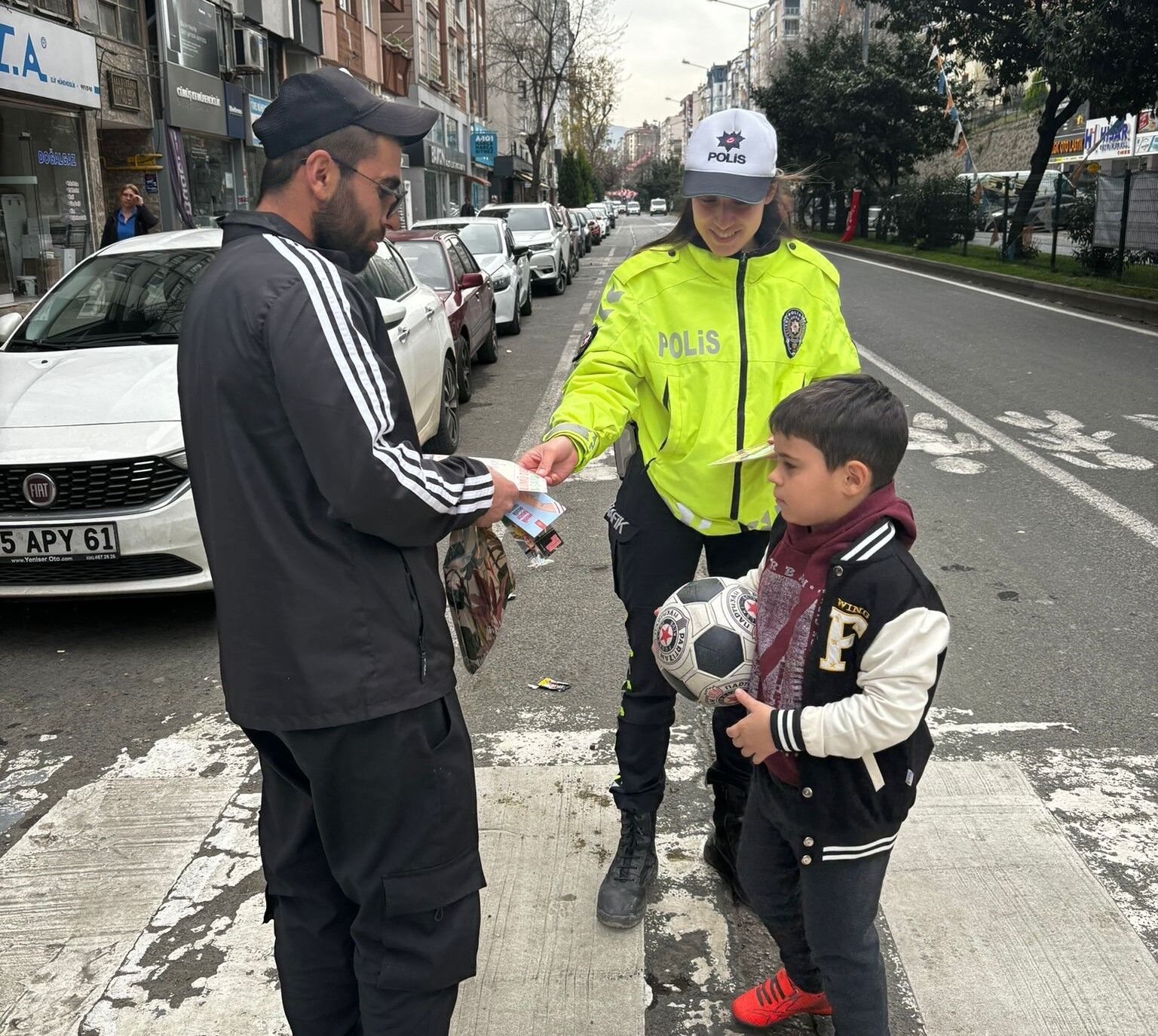 Samsun'da Polislerden Trafik Kuralları Bilgilendirme Faaliyeti (1)