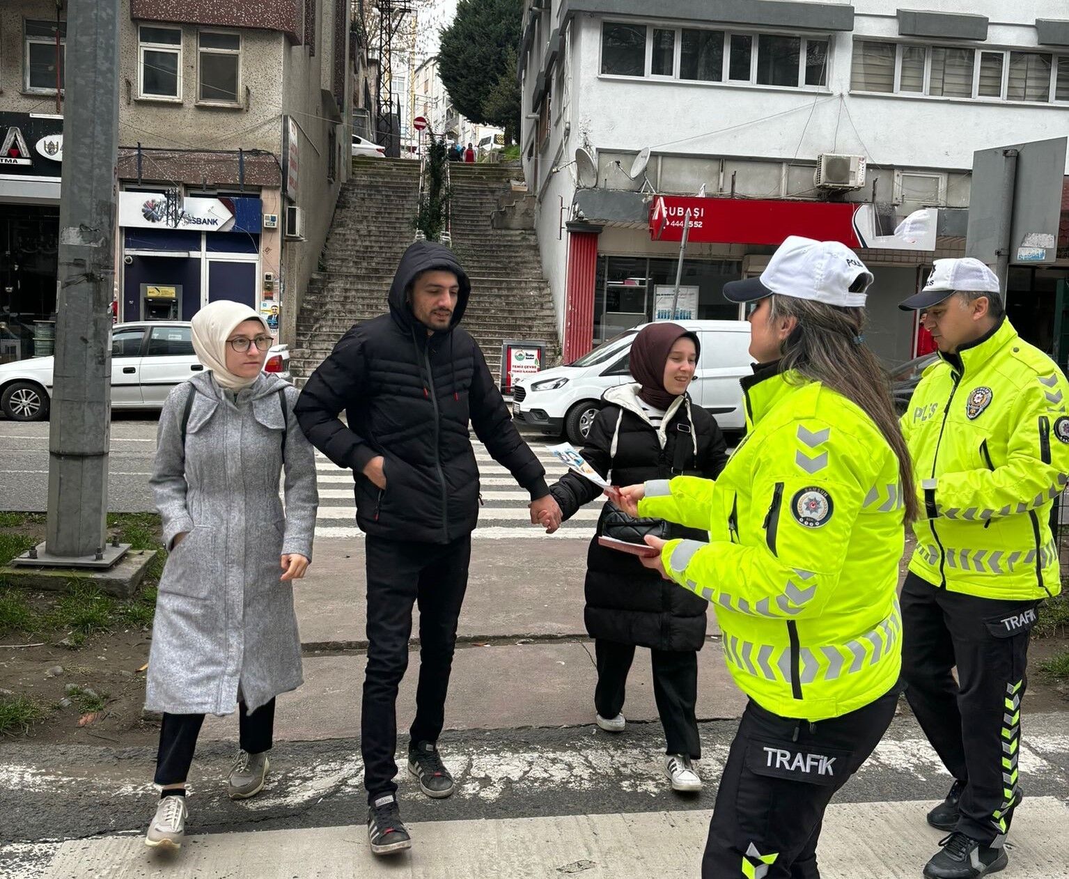 Samsun'da Polislerden Trafik Kuralları Bilgilendirme Faaliyeti (2)