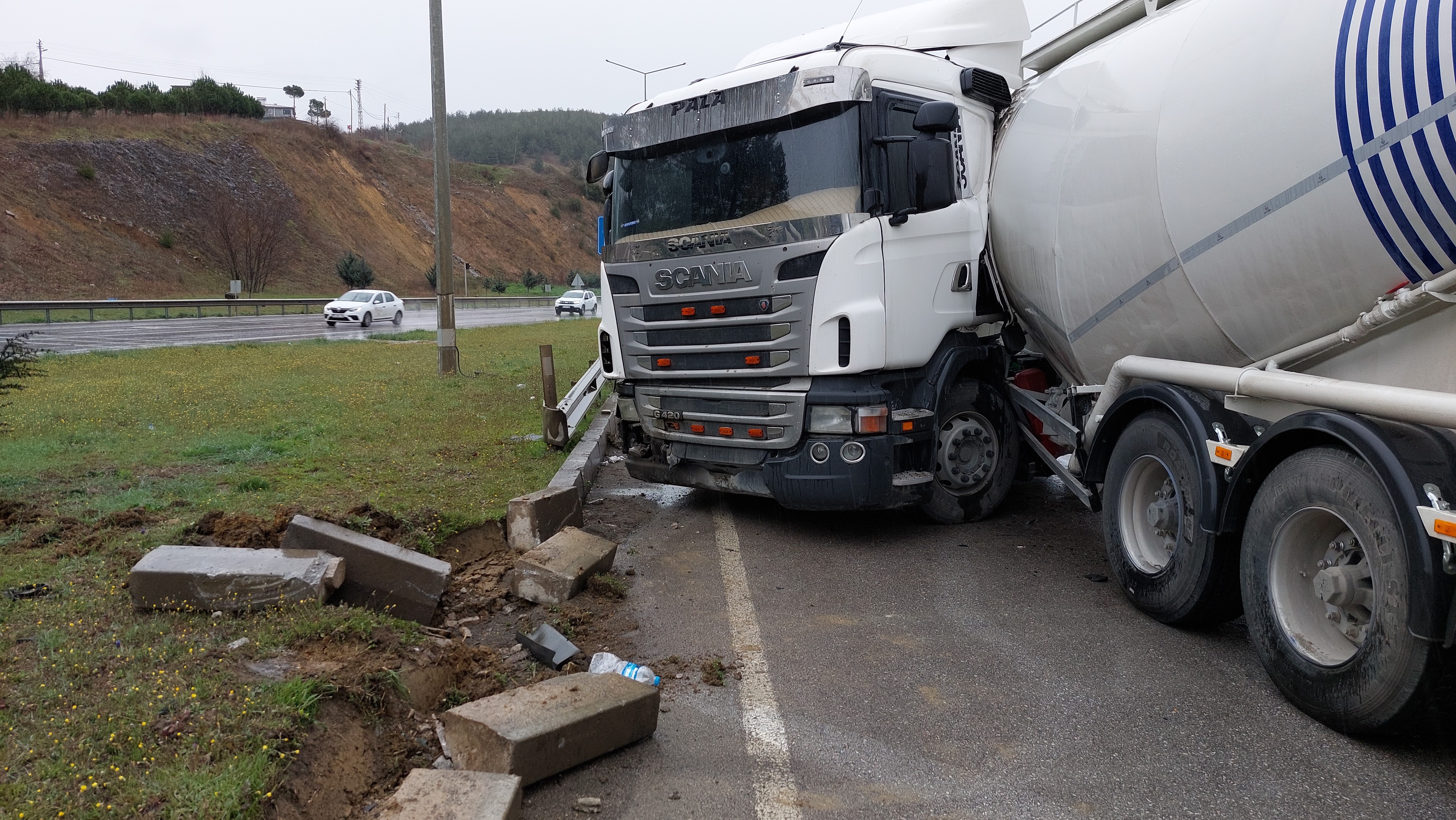 Samsun'da Tanker Ile Otomobil Çarpıştı 1 Yaralı (5)