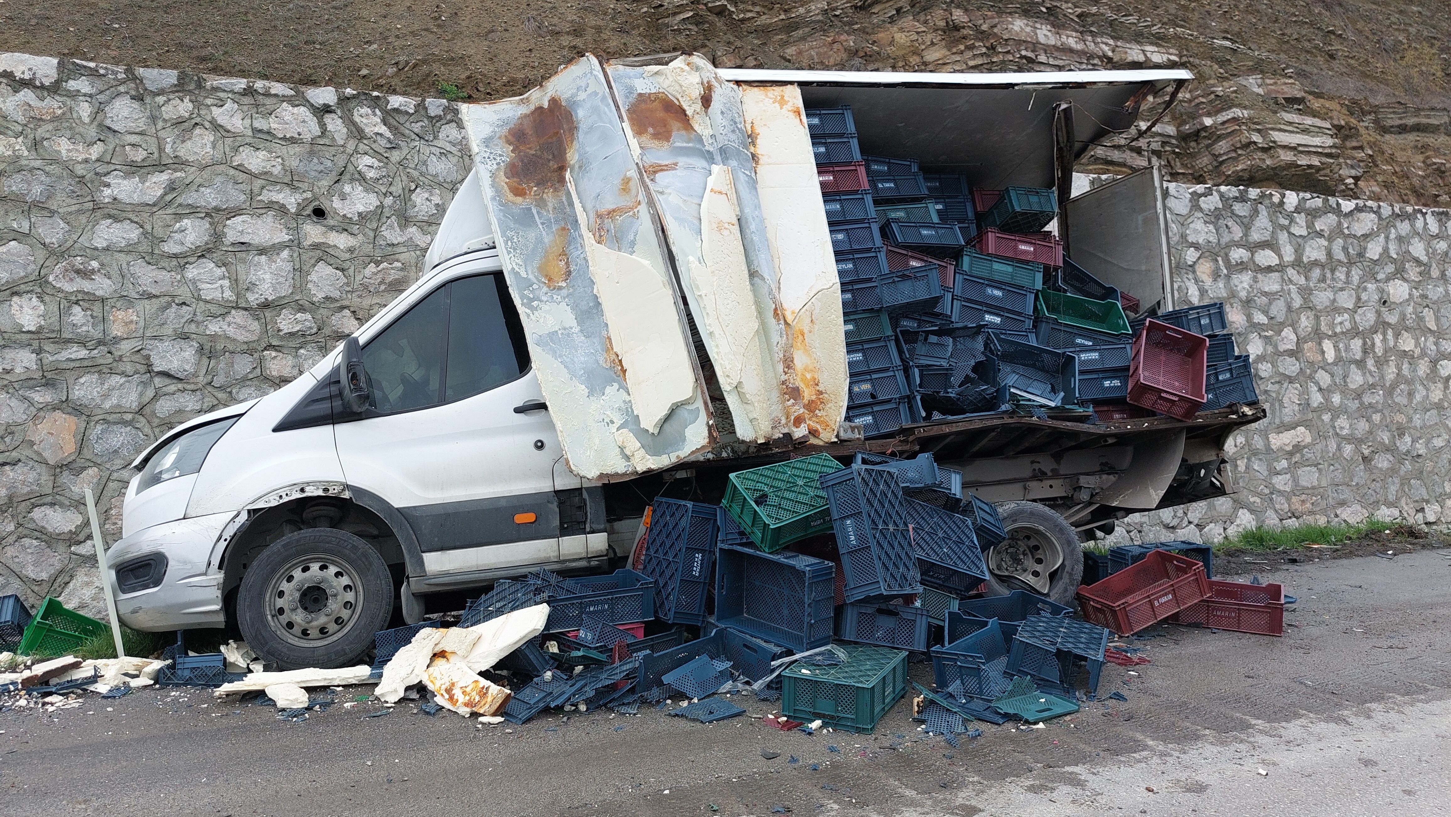Samsun'da Tır, Arıza Yapan Kamyoneti Biçti, 1 Yaralı