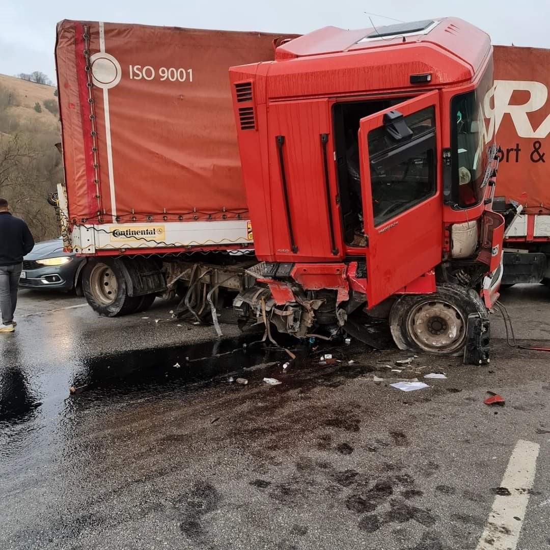 Samsun'da Zincirleme Trafik Kazası 1 Yaralı (3)
