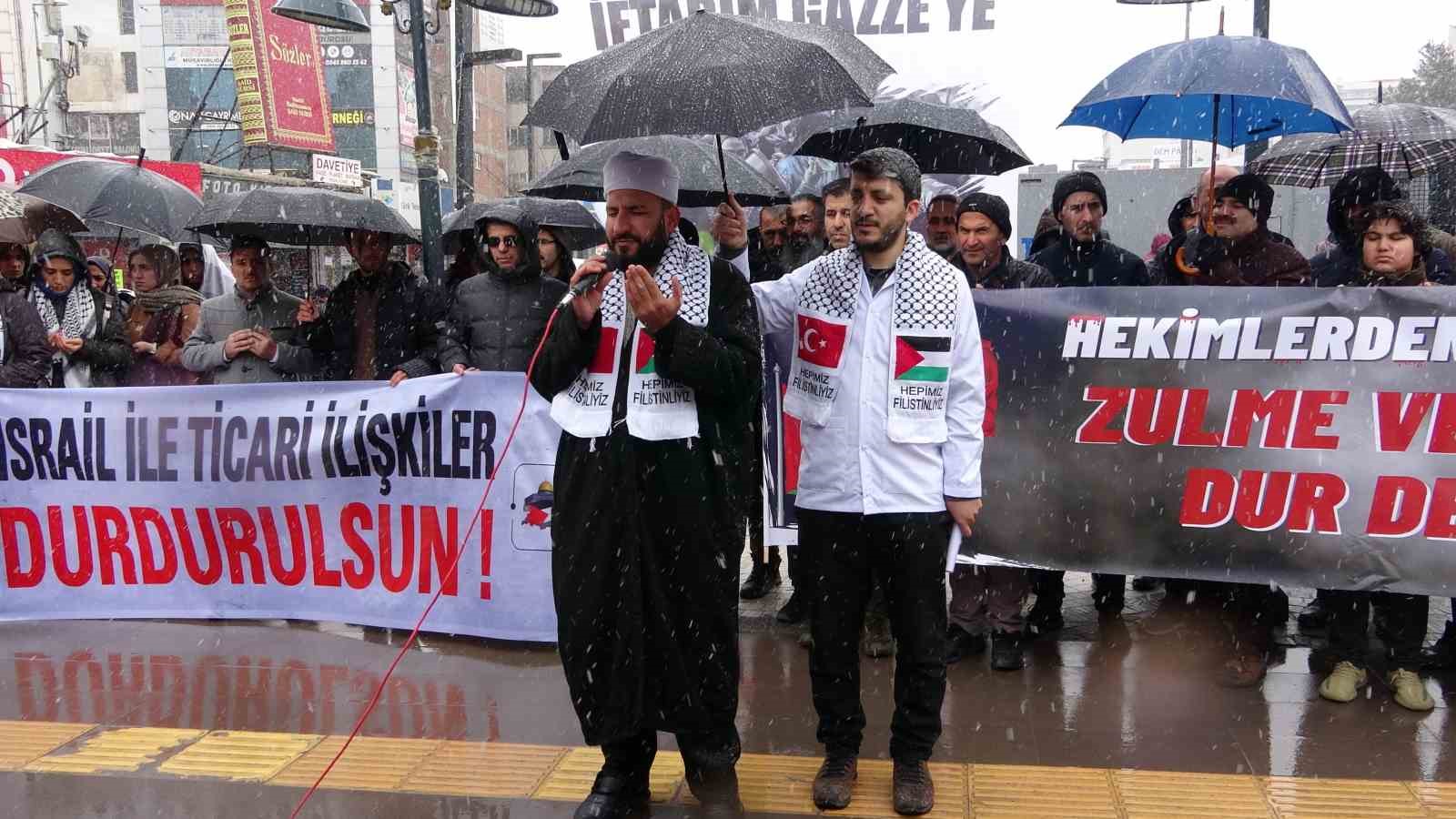 Van’daki Sağlık Çalışanlarından Kar Yağışı Altında Gazze Için ’Sessiz Protesto’1