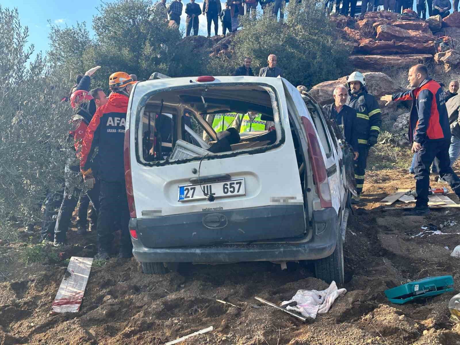 Virajı Alamayan Otomobil Şarampole Uçtu 1 Ölü
