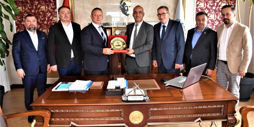 Bafra Tso Başkanı Kocabaş’tan Başkan Aydoğdu Ve Başkan Özdemir'e Hayırlı Olsun Ziyareti (1)