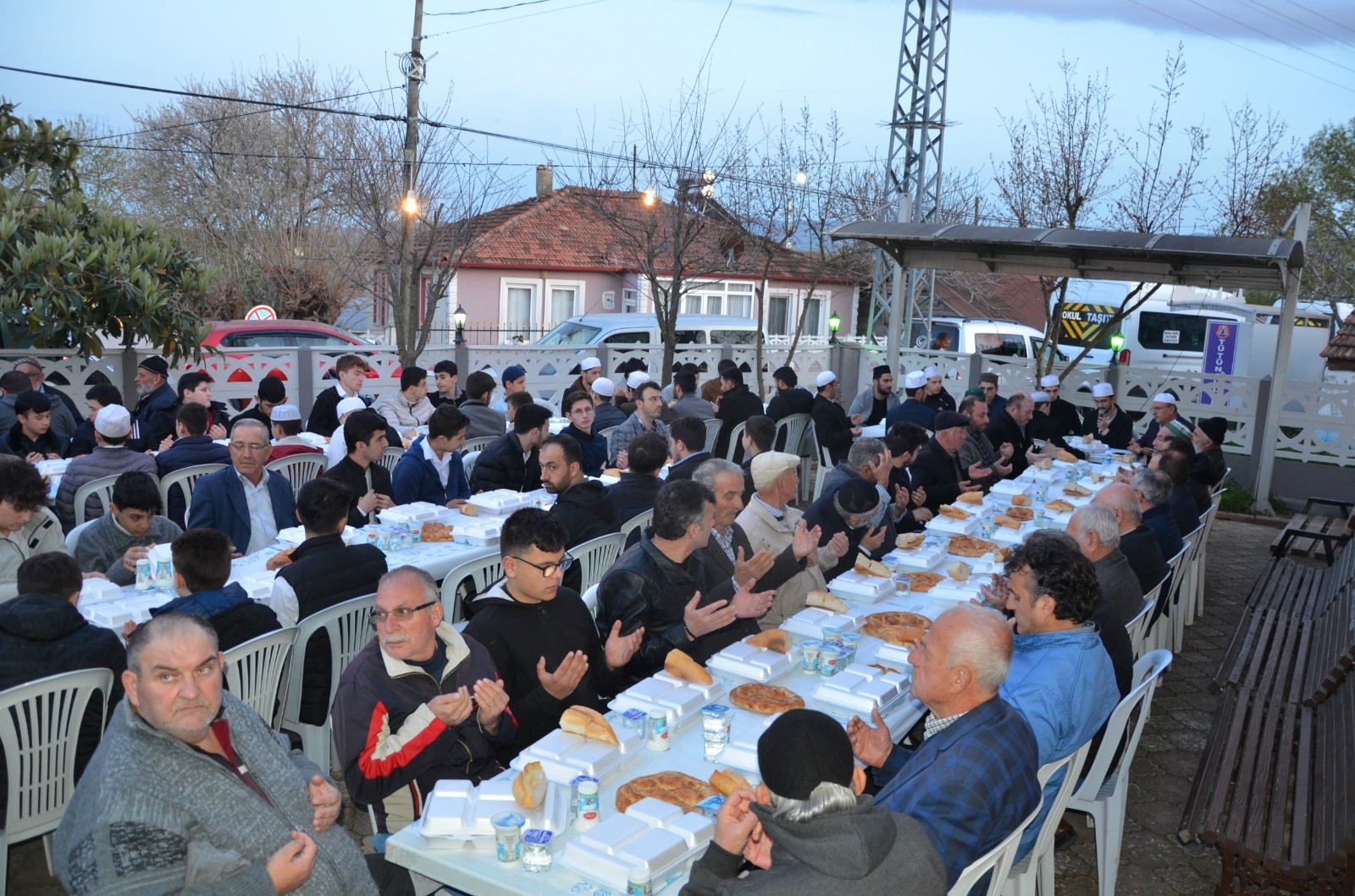 Bafra'da Mahallede Imece Usulü Iftar (3)