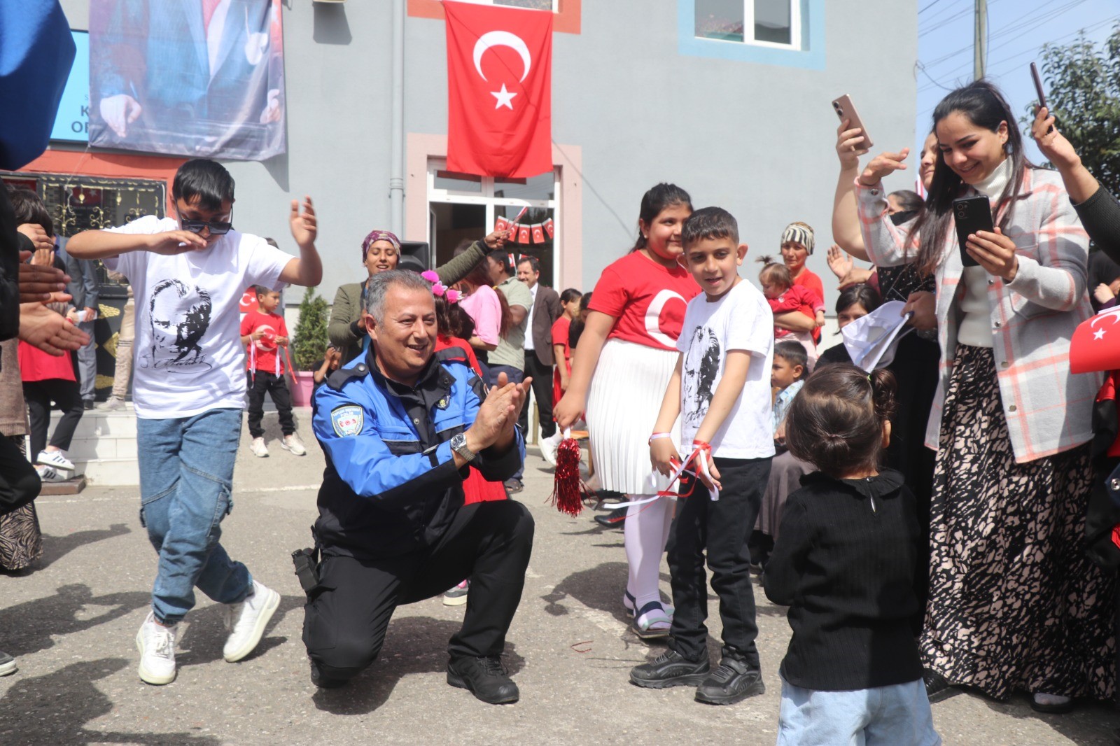 Samsun'da Polisler 23 Nisan’ı Çocuklarla Kutladı (5)