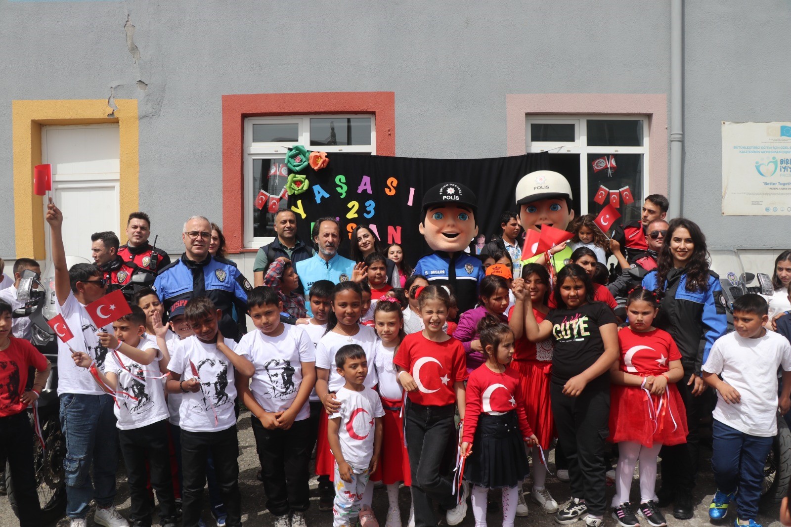 Samsun'da Polisler 23 Nisan’ı Çocuklarla Kutladı (6)