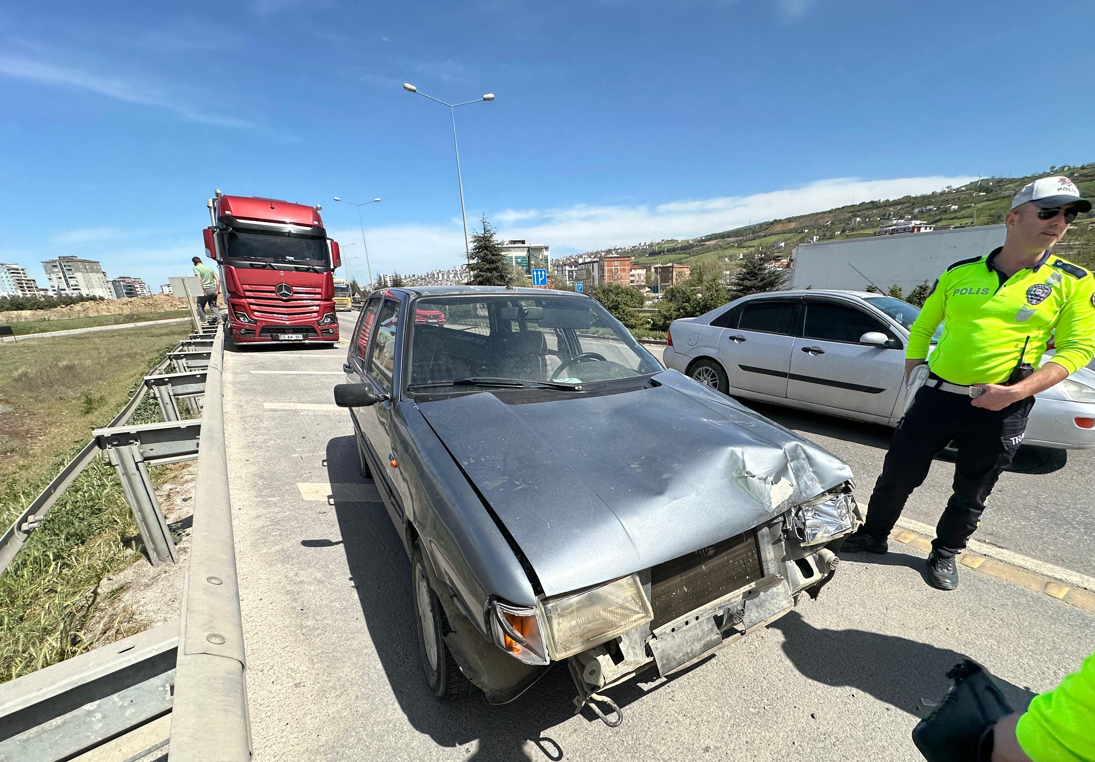 Samsun'da Tır Ile Otomobilin Çarpıştığı Trafik Kazası