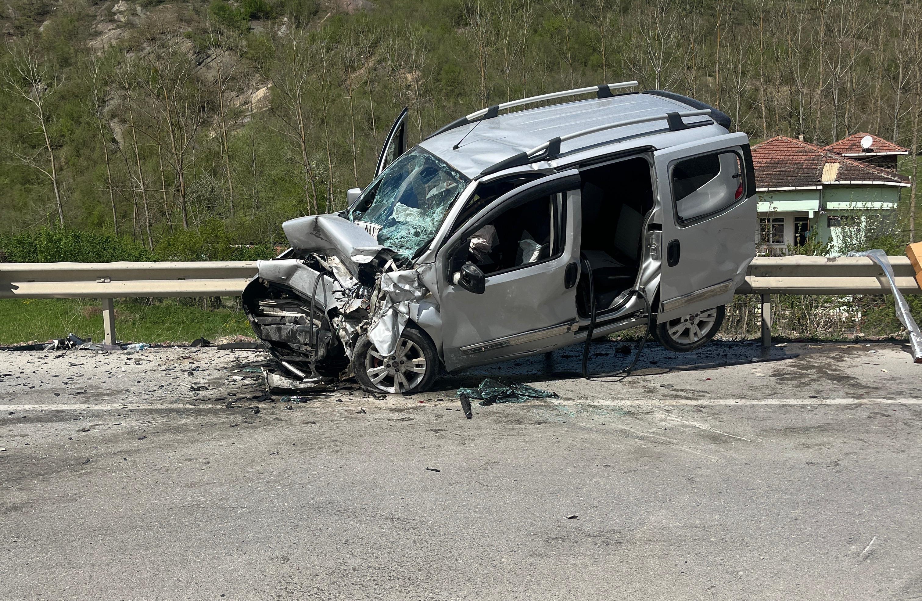 Samsun’da Trafik Kazası 5 Yaralı (2)