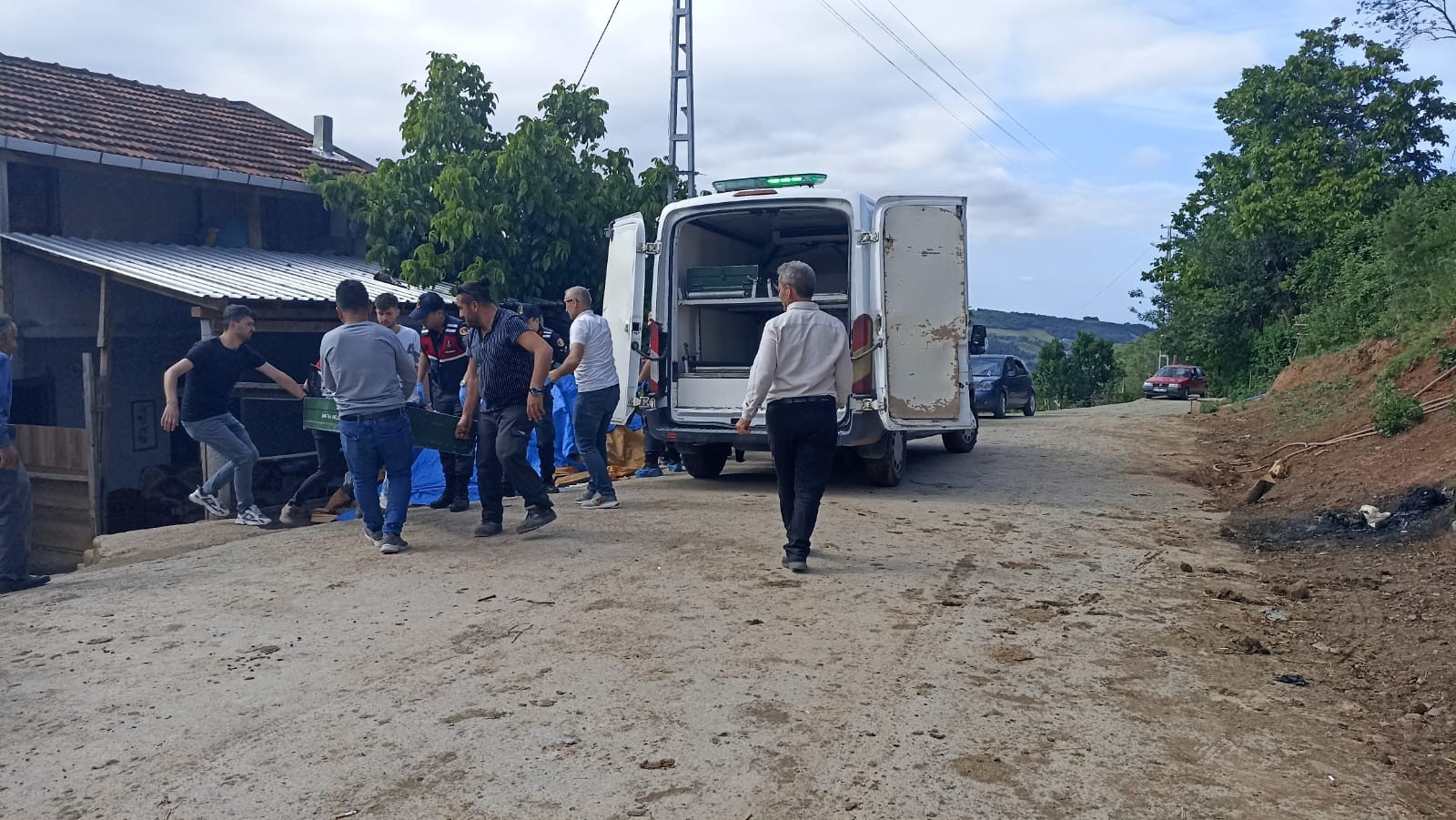 Bafra'da 32 Yaşındaki Kadın Tüfekle Kendini Vurdu (1)
